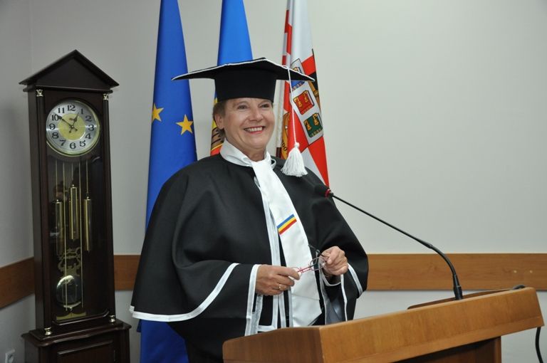 Ulrike Flach - Doctor Honoris Causa al IP USMF „Nicolae Testemiţanu” Ulrike Flach - Doctor Honoris Causa al IP USMF „Nicolae Testemiţanu”
