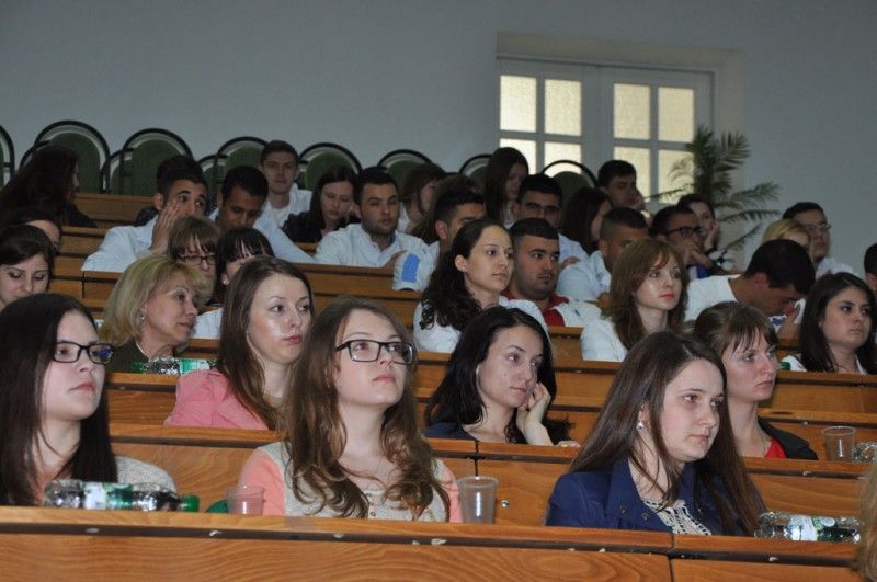 Practici de comunicare medicală în diverse contexte lingvistice Practici de comunicare medicală în diverse contexte lingvistice